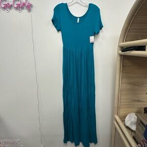 Chic Teal Maxi Dress with Short Sleeves